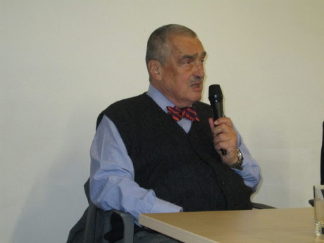 Karel Schwarzenberg besedoval se studenty